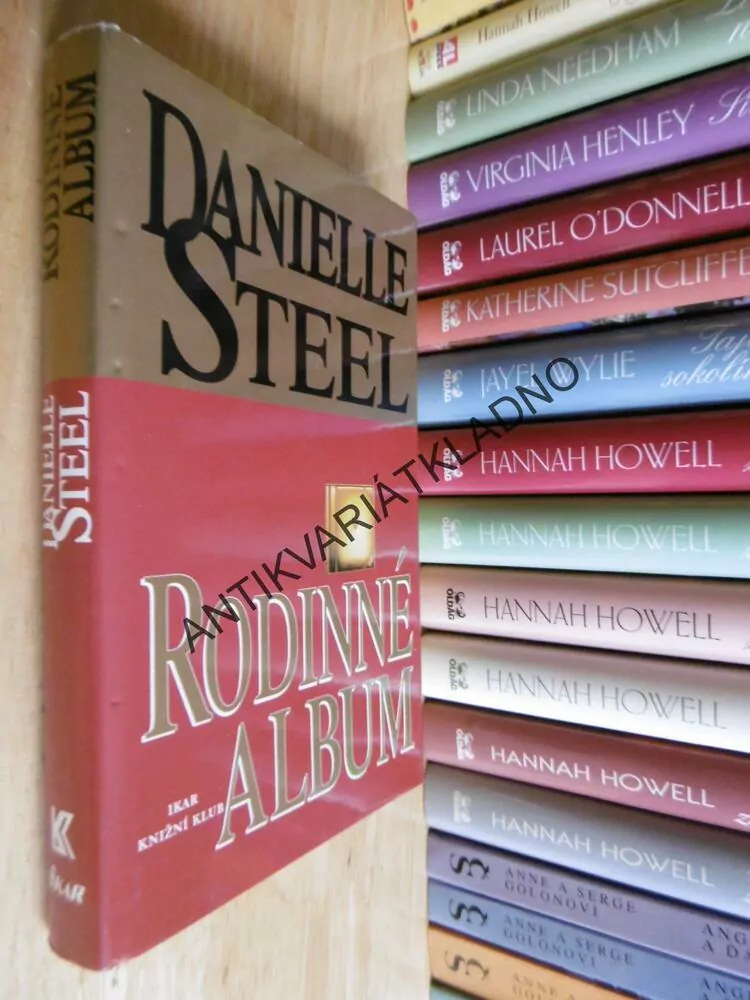 RODINNÉ ALBUM, DANIELLE STEEL, **an