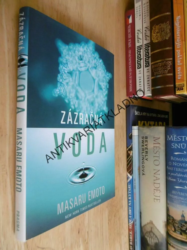 ZÁZRAČNÁ VODA, MASARU EMOTO,