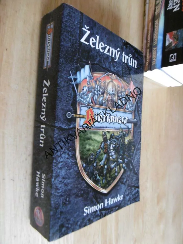ŽELEZNÝ TRŮN, SIMON HAWKE, **an