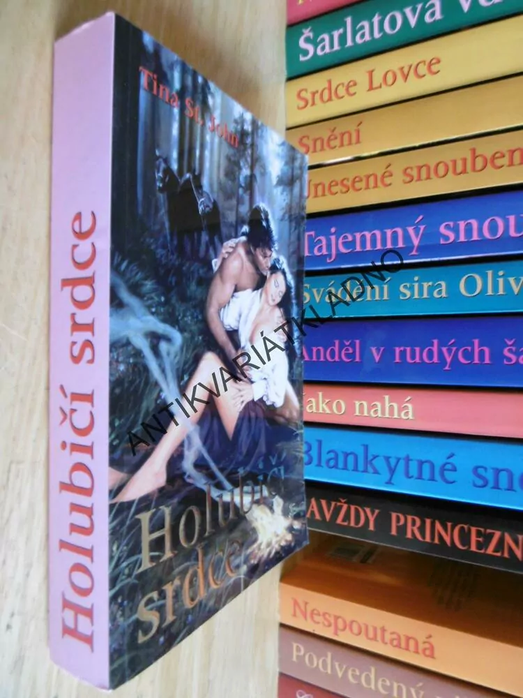 HOLUBIČÍ SRDCE, TINA ST. JOHN, **an