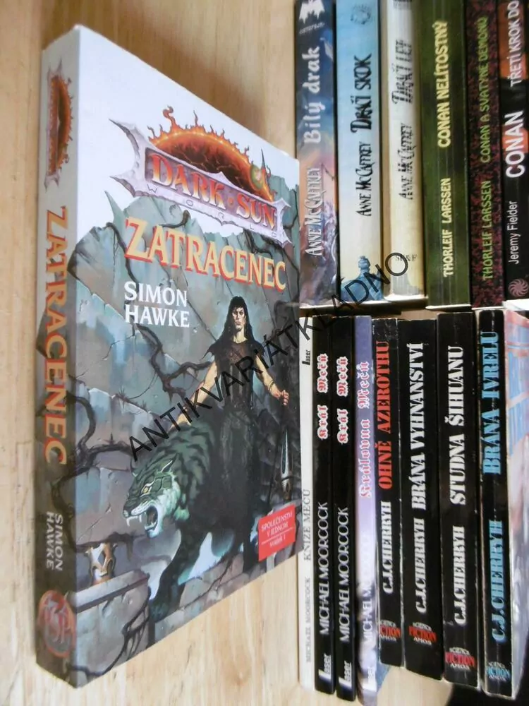 ZATRACENEC, SIMON HAWKE, DARK SUN, SPOLEČENSTVÍ V JEDNOM