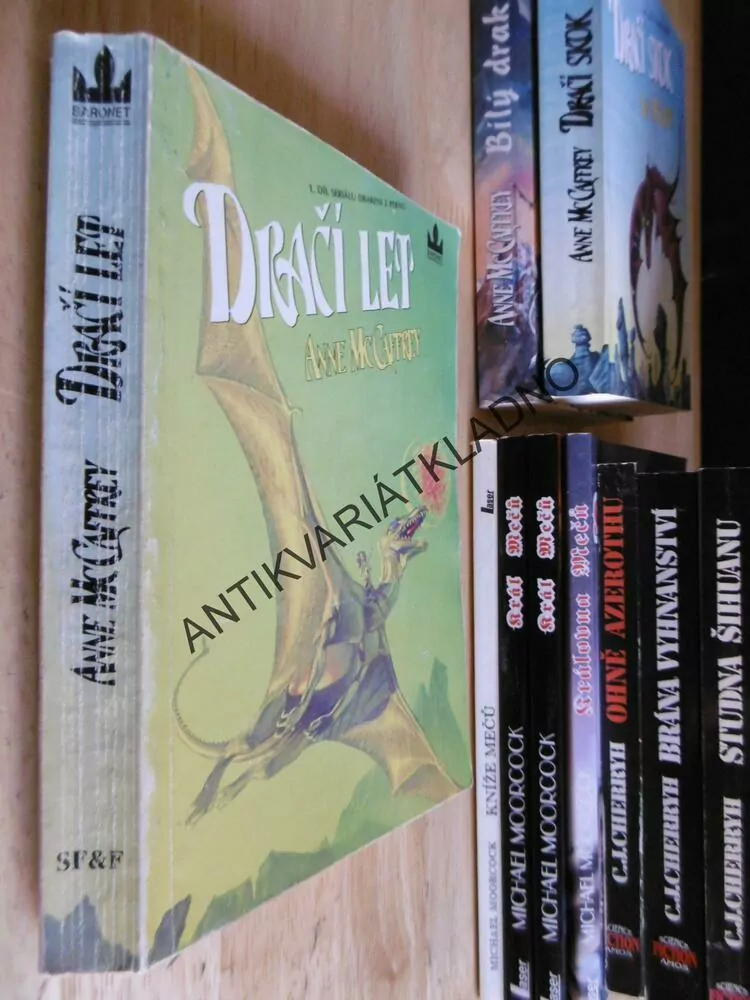 DRAČÍ LET, ANNE MCCAFFREY,