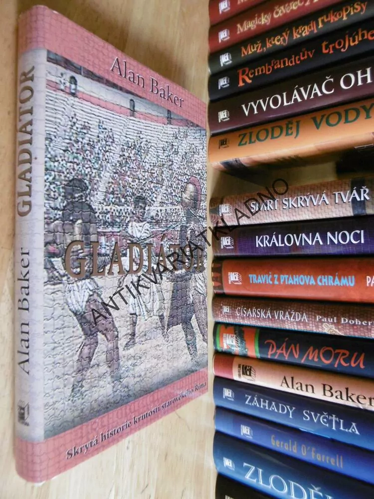 GLADIÁTOR, ALAN BAKER, **an