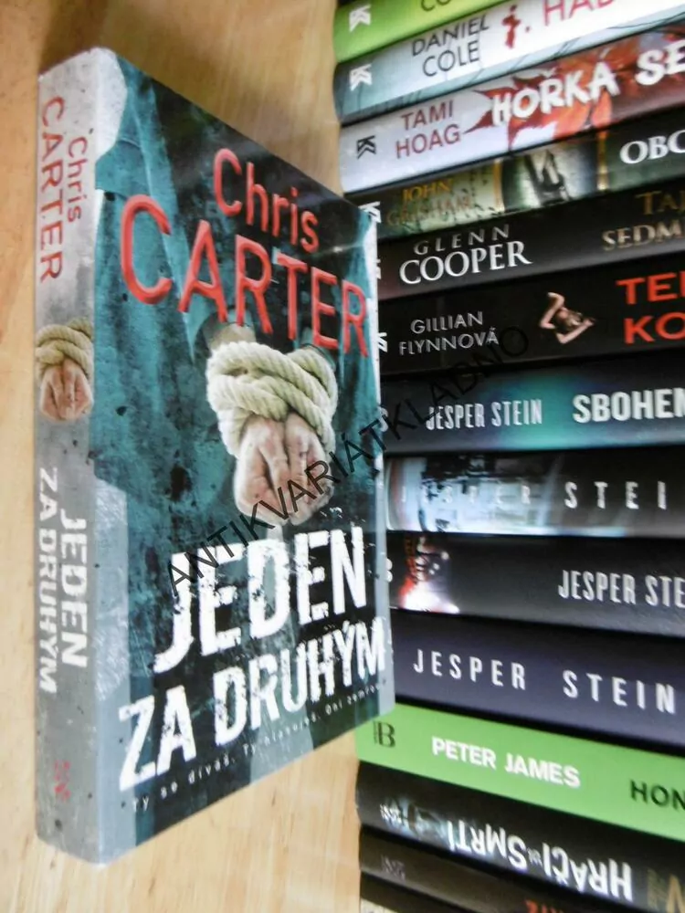 JEDEN ZA DRUHÝM, CHRIS CARTER, **an