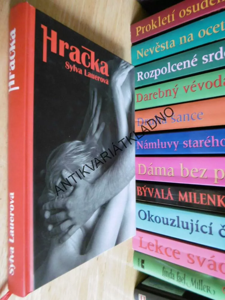 HRAČKA, SYLVA LAURENOVÁ, **an