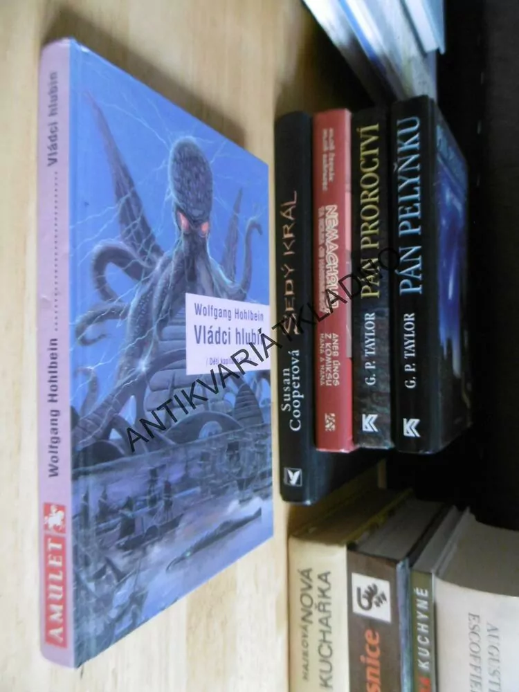 VLÁDCI HLUBIN, DĚTI KAPITÁNA NEMA, WOLFGANG HOHLBEIN, **an