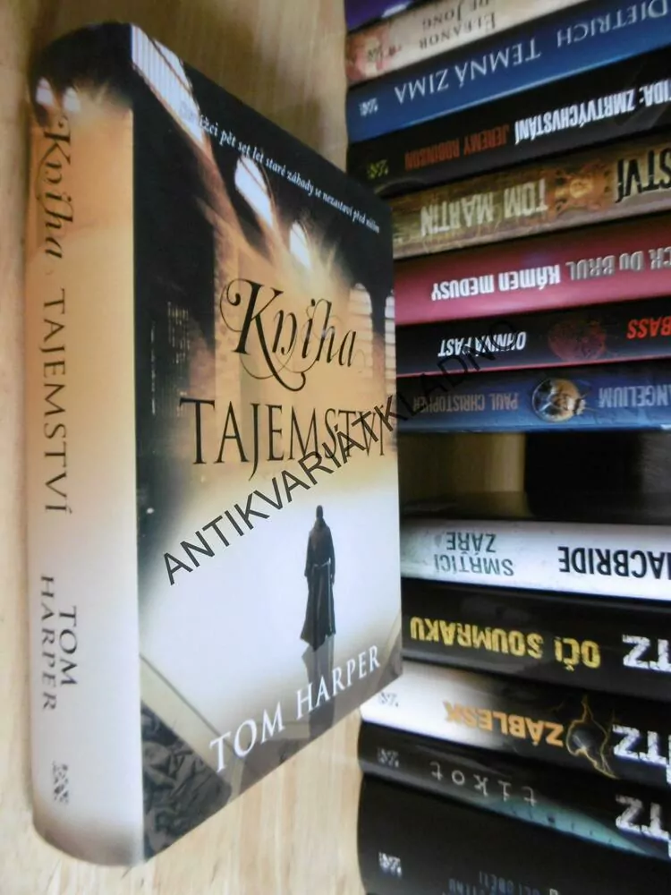 KNIHA TAJEMSTVÍ, TOM HARPER, **an