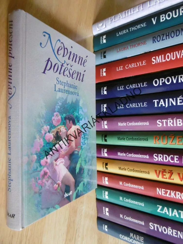 NEVINNÉ POTĚŠENÍ, STEPHANIE LAURENSOVÁ, **an