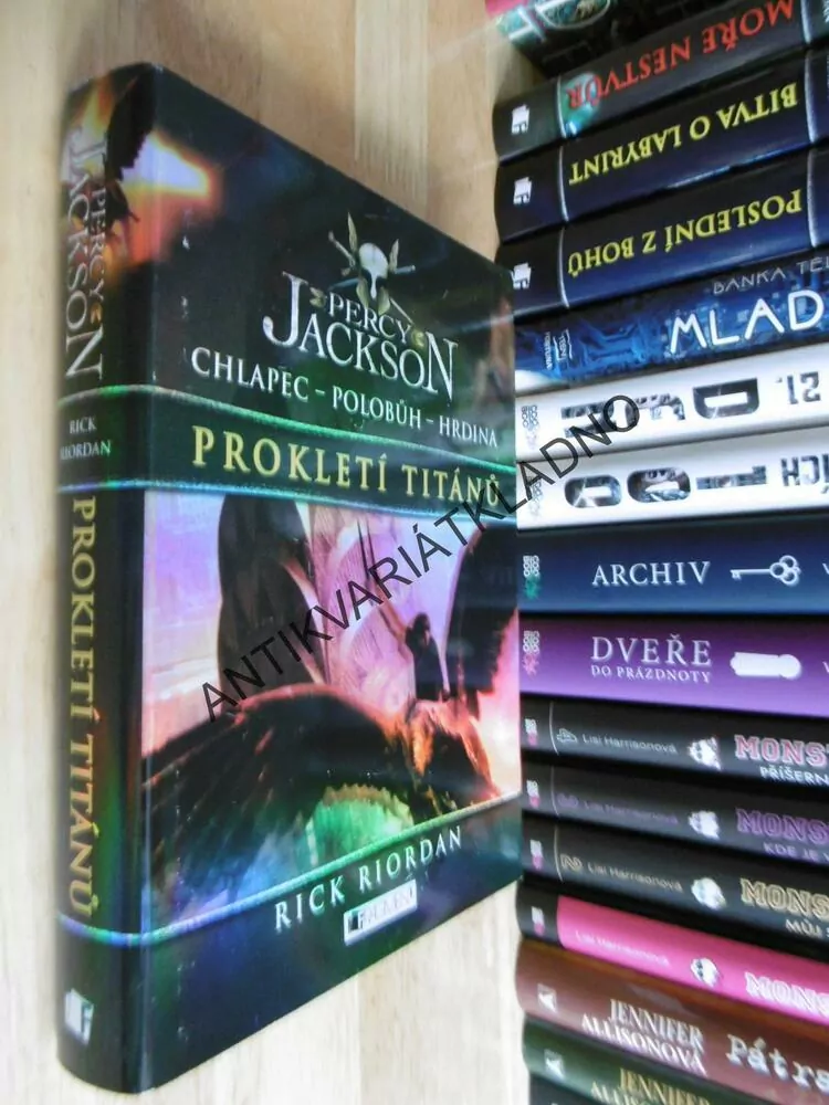 PERCY JACKSON, PROKLETÍ TITÁNŮ, RICK RIORDAN,