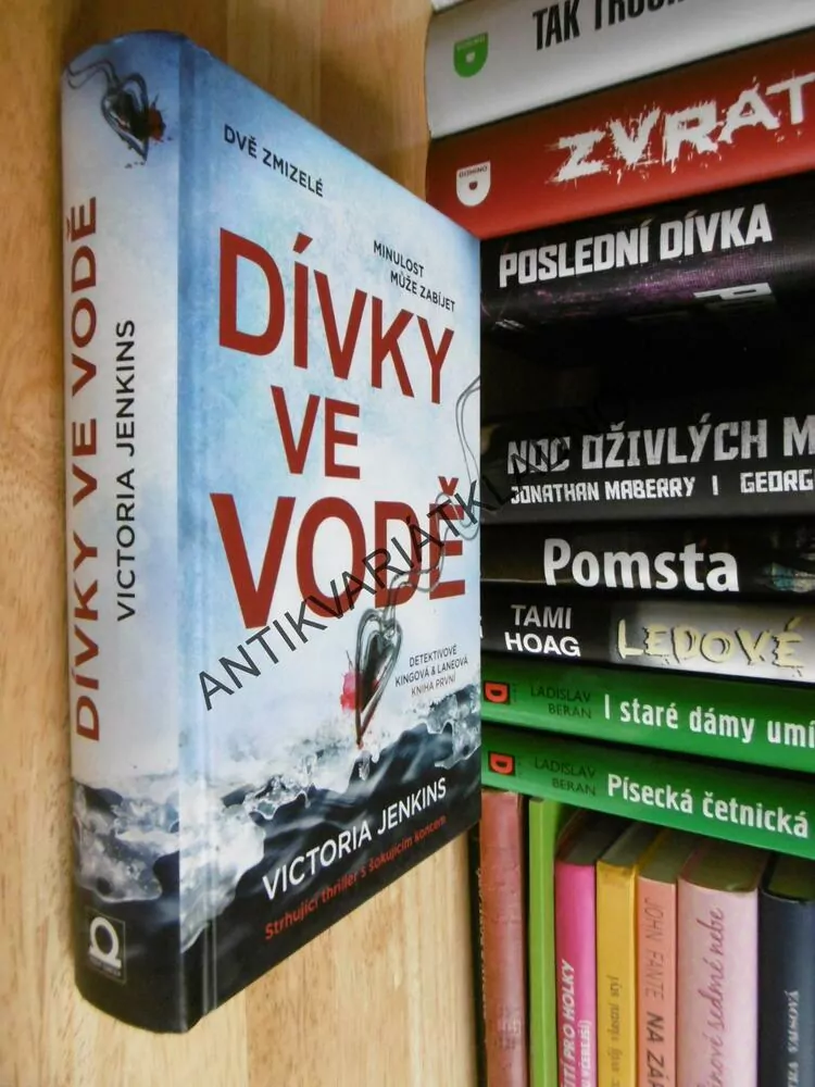 DÍVKY VE VODĚ, VICTORIA JENKINS, 
