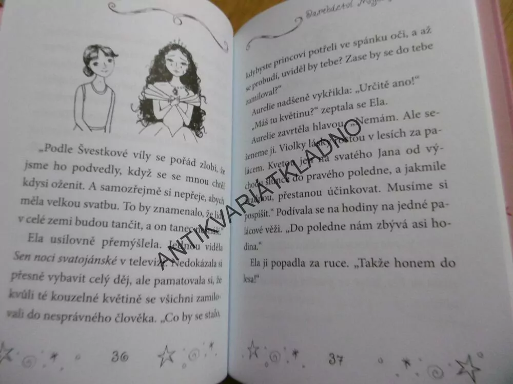 MALÁ BALETKA, ELA A NAROZENINOVÉ PŘEDSTAVENÍ, DARCEY BUSSELLOVÁ, **an