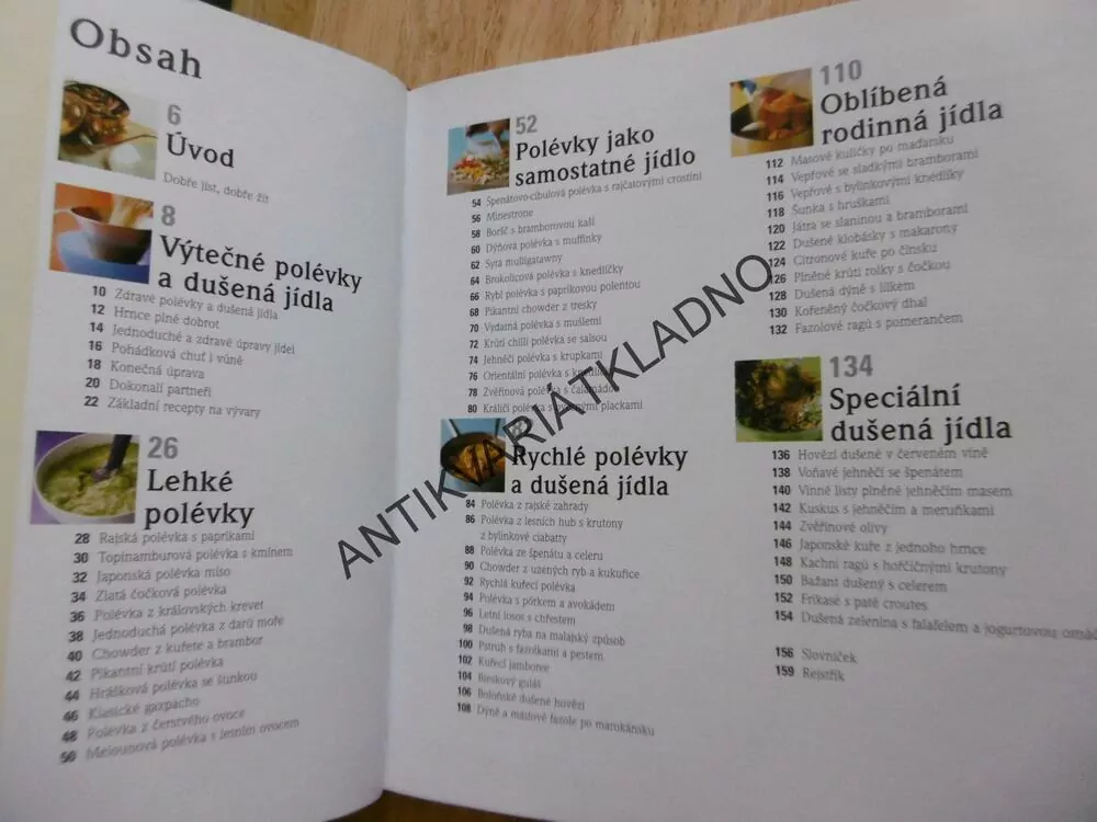 POLÉVKY A DUŠENÁ JÍDLA, KUCHAŘKA RECEPTY, **an
