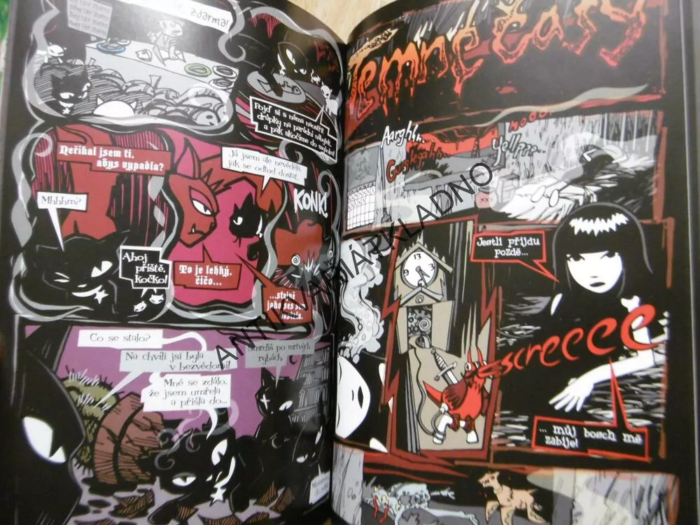 EMILY STRANGE, ZTRACENÁ, TEMNÁ A ZNUDĚNÁ, KOMIKS, **an