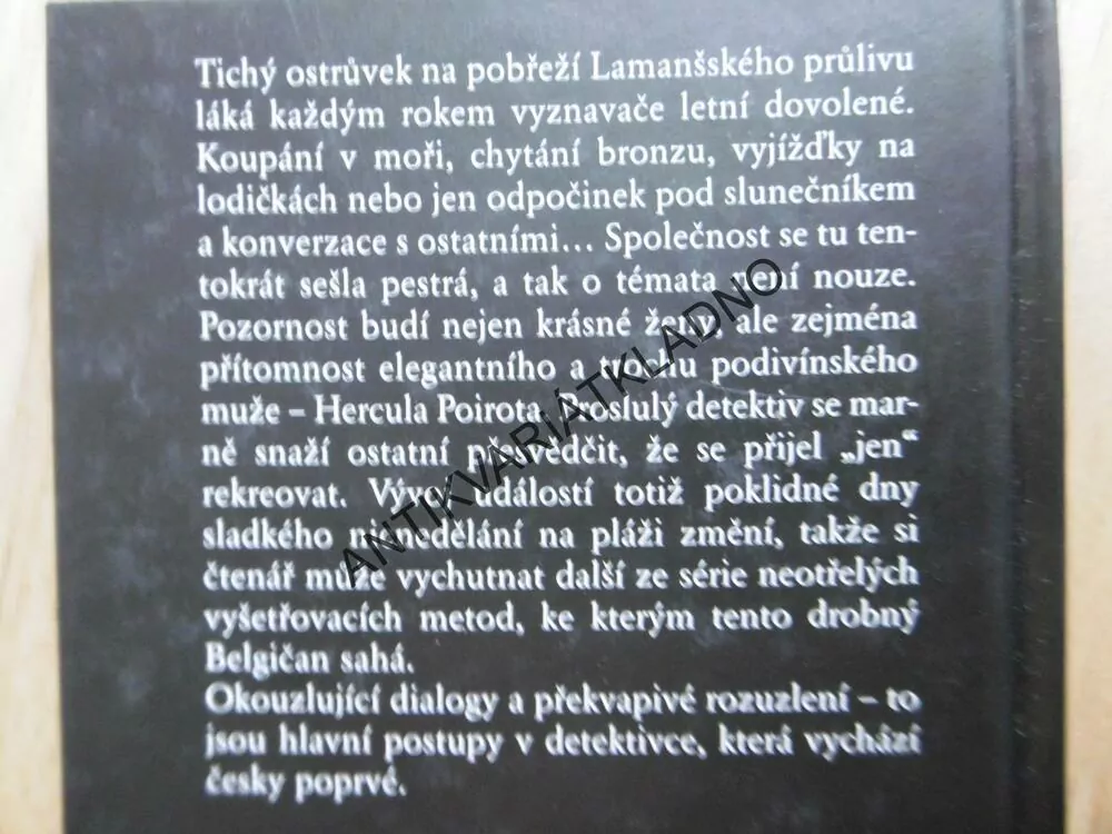 ZLO POD SLUNCEM, AGATHA CHRISTIE, **an
