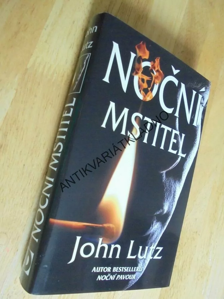 NOČNÍ MSTITEL, JOHN LUTZ, **an