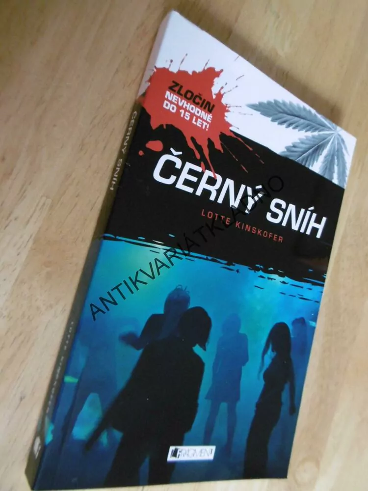 ČERNÝ SNÍH, LOTTE KINSKOFER, **an
