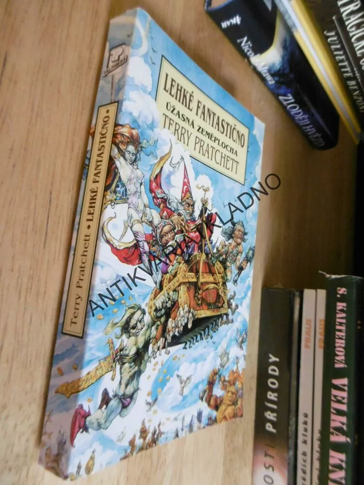 LEHKÉ FANTASTIČNO, ÚŽASNÁ ZEMĚPLOCHA, TERRY PRATCHETT