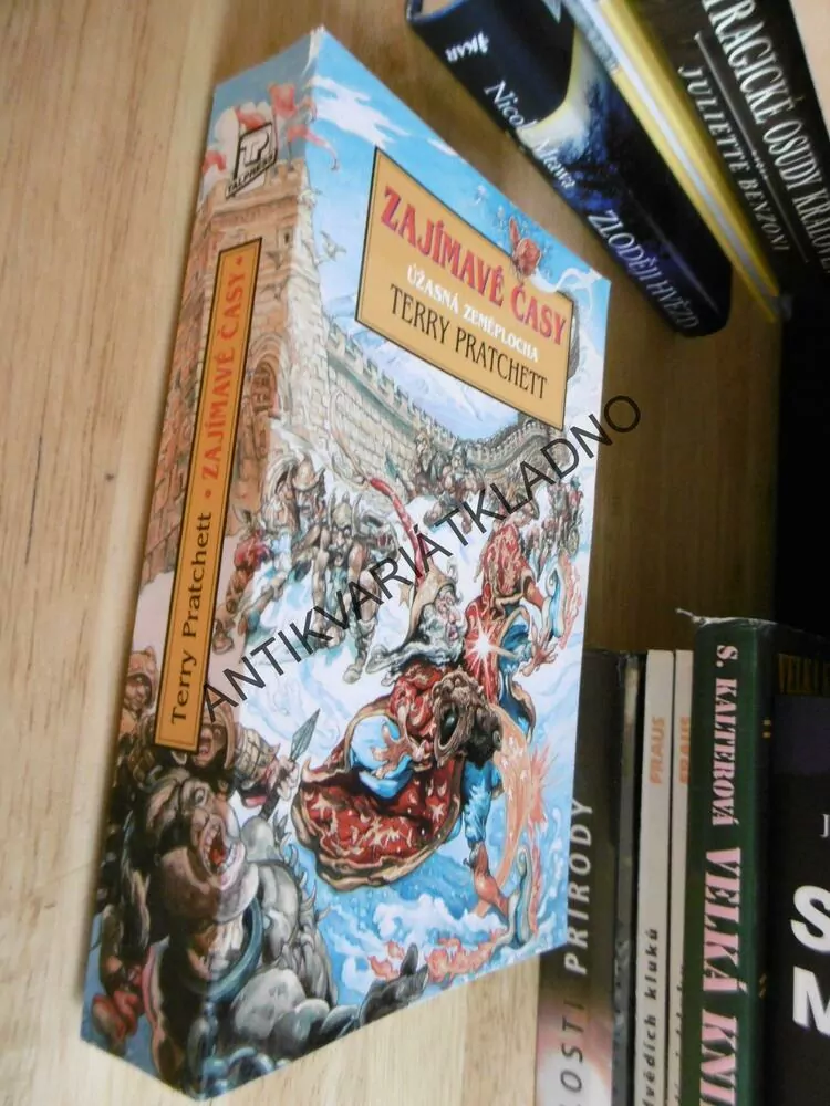 ZAJÍMAVÉ ČASY, ÚŽASNÁ ZEMĚPLOCHA, TERRY PRATCHETT