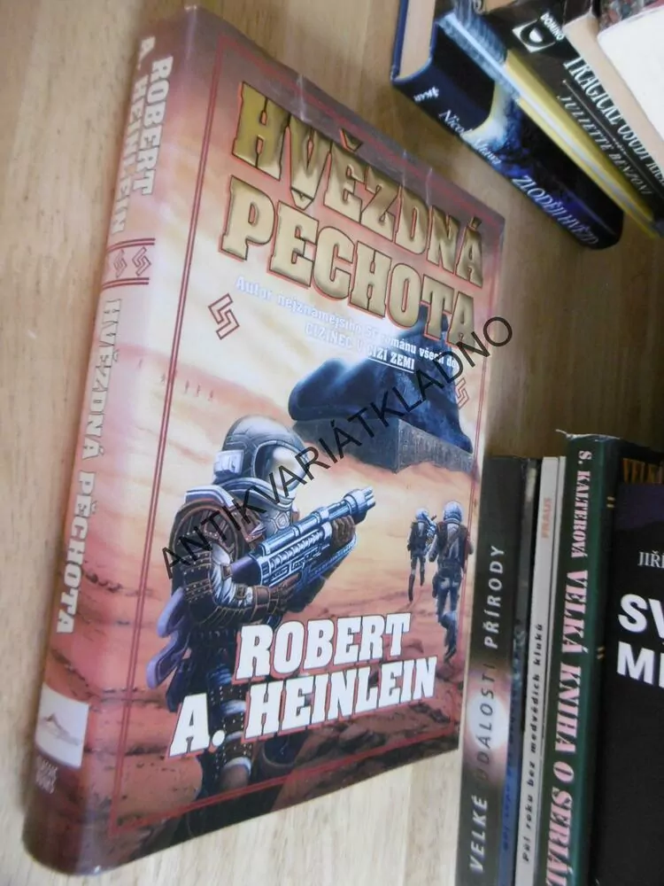 HVĚZDNÁ PĚCHOTA, ROBERT A. HEINLEIN