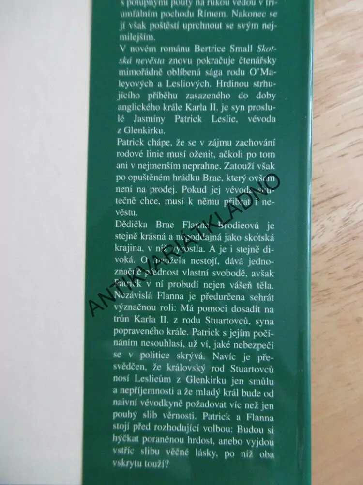 SKOTSKÁ NEVĚSTA, BERTRICE SMALL, **an