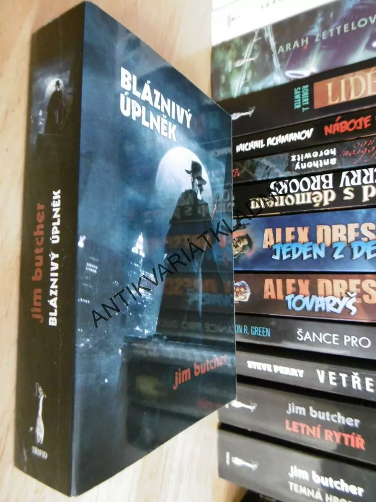 BLÁZNIVÝ ÚPLNĚK, JIM BUTCHER