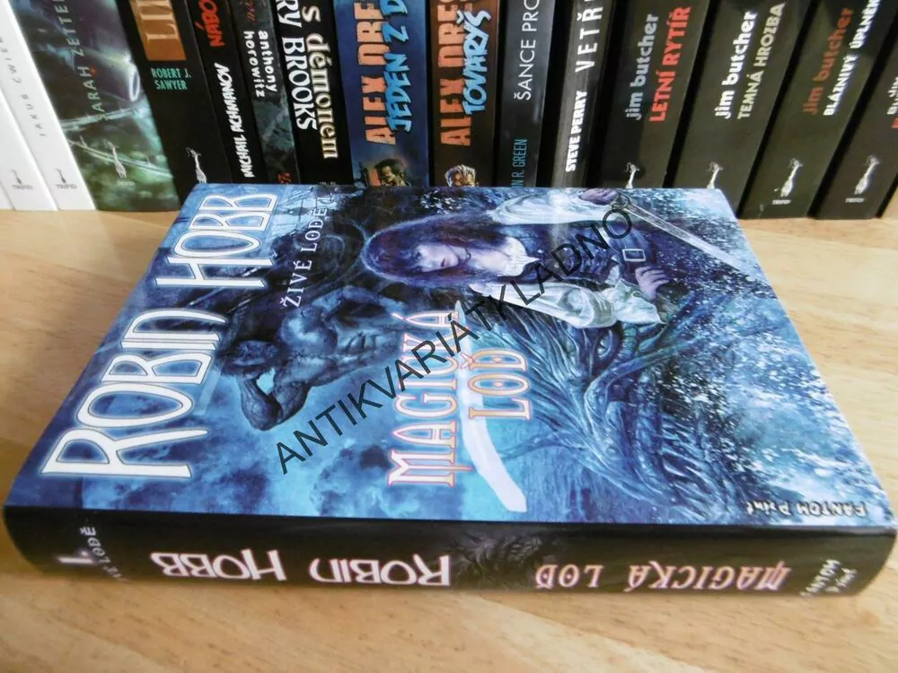 MAGICKÁ LOĎ, ROBIN HOBB, ŽIVÉ LODĚ 1.