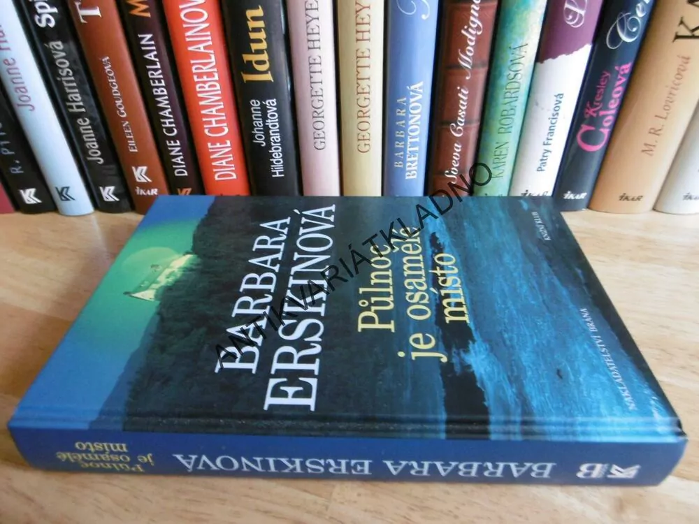 PŮLNOC JE OSAMĚLÉ MÍSTO, BARBARA ERSKINOVÁ, **an