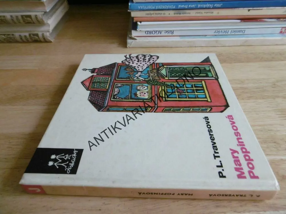 MARY POPPINSOVÁ, P.L. TRAVERSOVÁ, ŠALAMOUNOVÁ, 1975, **an