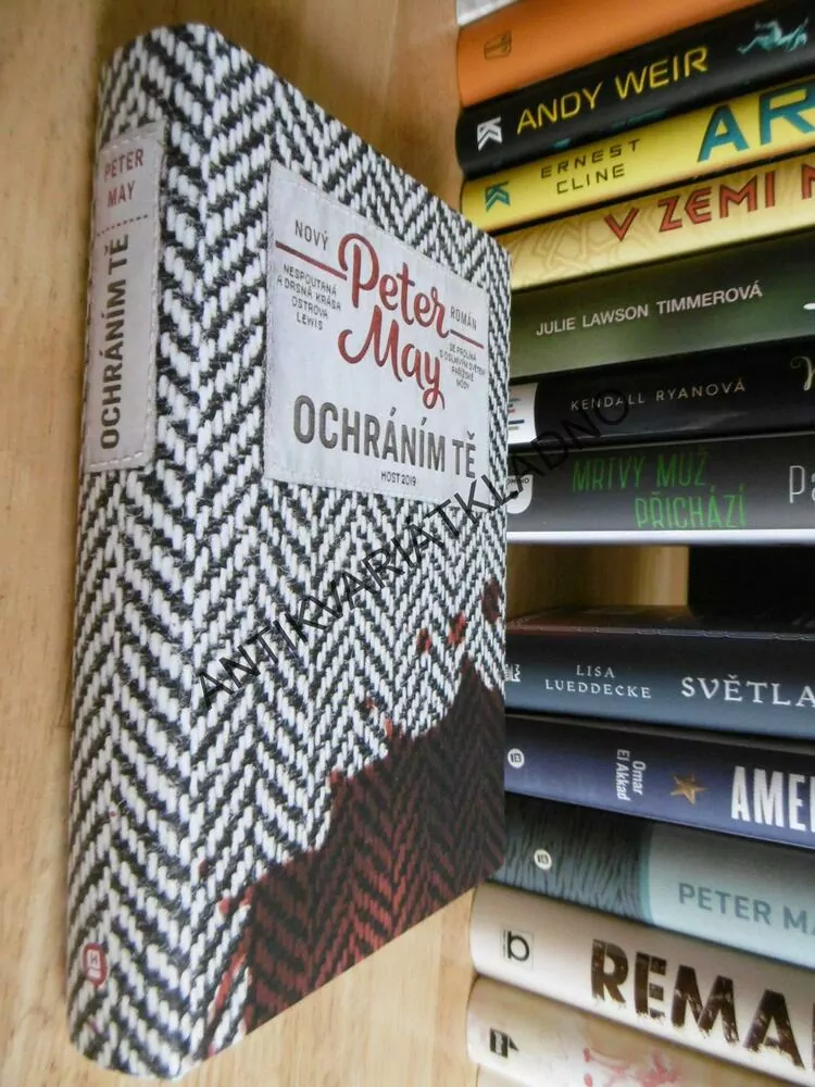 OCHRÁNÍM TĚ, PETER MAY, **an