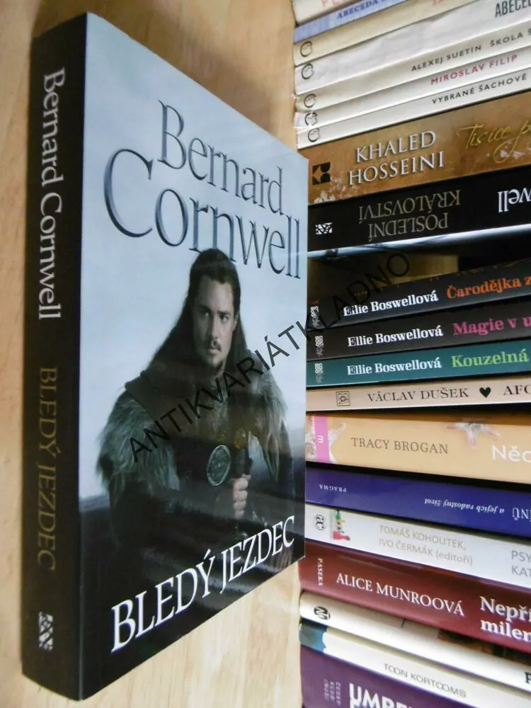 BLEDÝ JEZDEC, BERNARD CORNWELL, **an