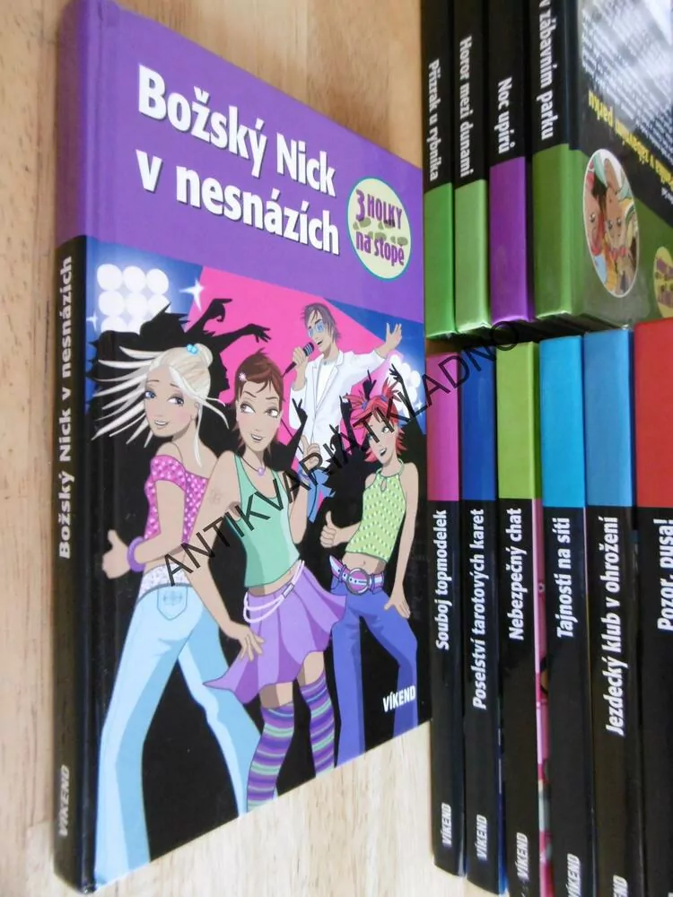BOŽSKÝ NICK V NESNÁZÍCH, 3 HOLKY NA STOPĚ, MAJA VON VOGEL, **an