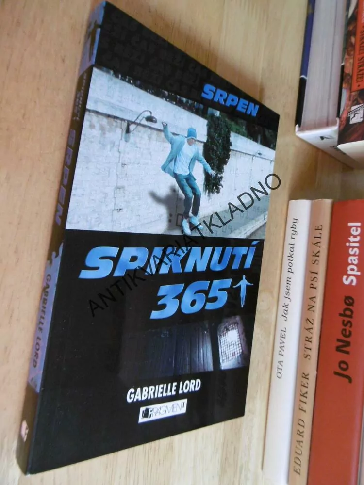 SPIKNUTÍ 365, SRPEN, GABRIELLE LORD, **an