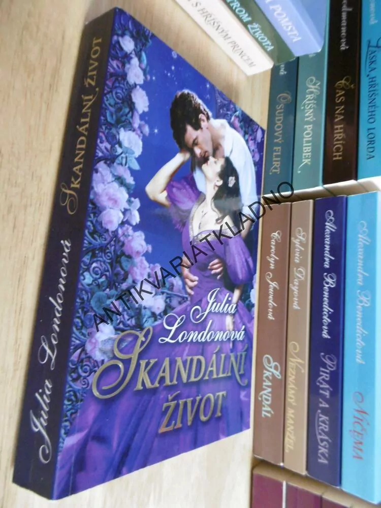 SKANDÁLNÍ ŽIVOT, JULIA LONDONOVÁ, **an