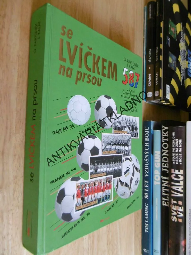 SE LVÍČKEM NA PRSOU, FOTBAL, SPORT, BARTŮNĚK , KALÁT