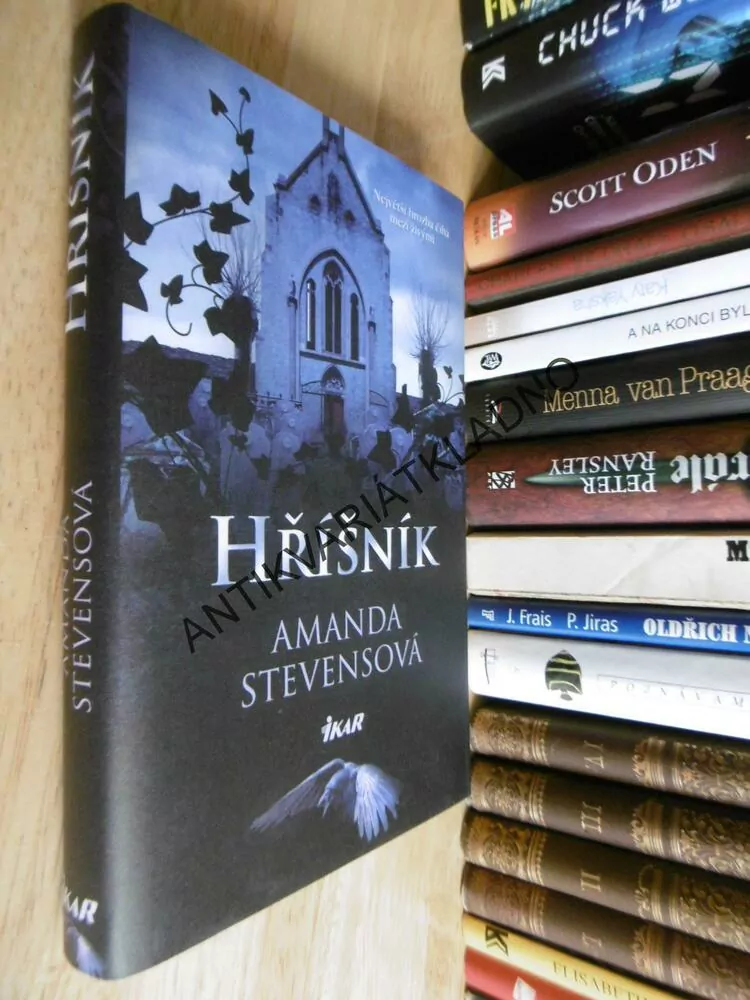 HŘÍŠNÍK, AMANDA STEVENSOVÁ, **an