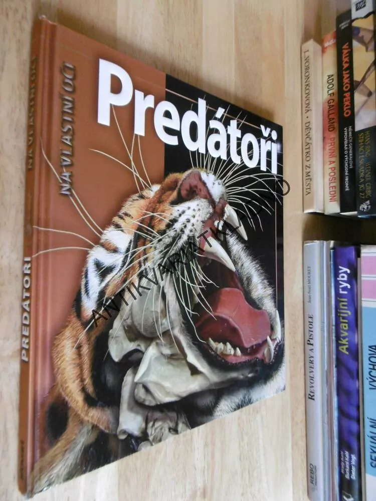 PREDÁTOŘI NA VLASTNÍ OČI