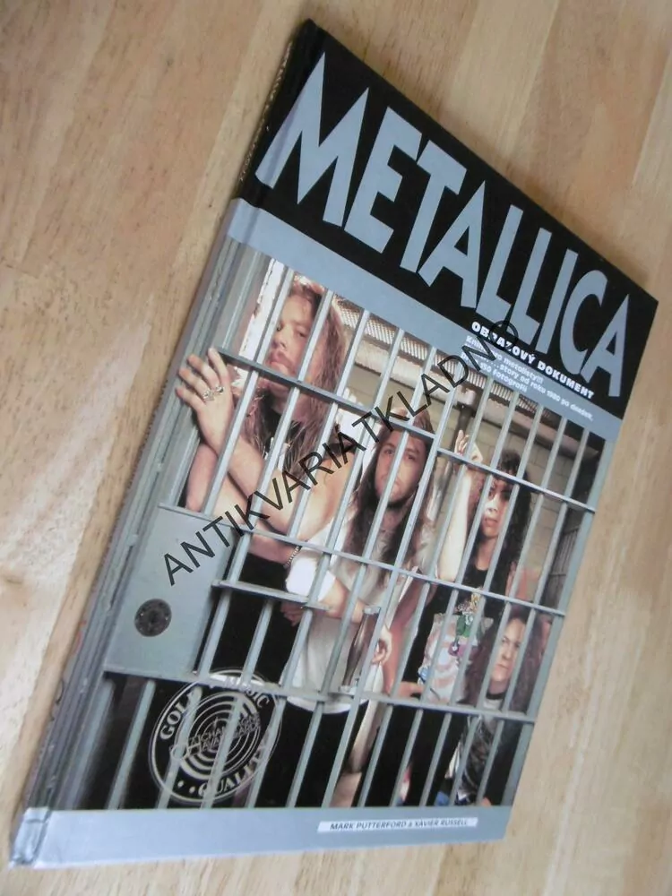 METALLICA, OBRAZOVÝ DOKUMENT, KNIHA PRO METALISTY, OD 1980 DO DNES, PŘES 150 FOTOGRAFIÍ