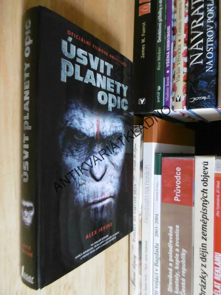 ÚSVIT PLANETY OPIC, ALEX IRVINE, **an