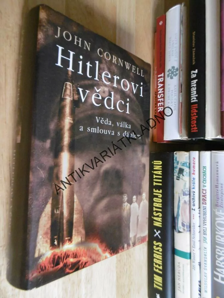 HITLEROVI VĚDCI, JOHN CORWELL, **an