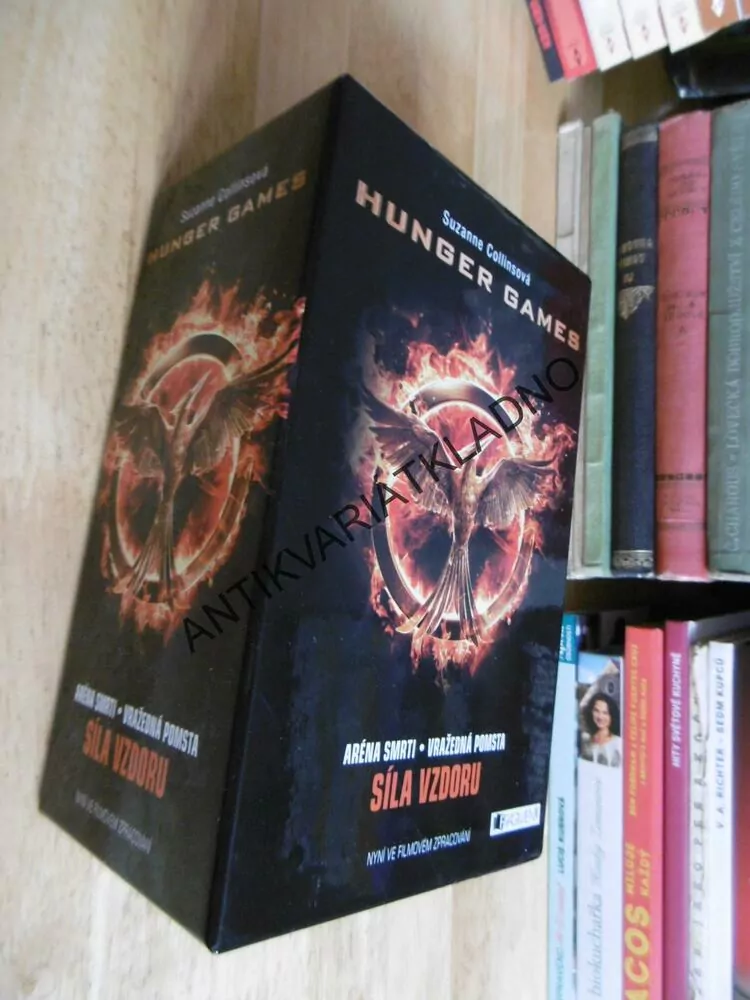 HUNGER GAMES, 1-3, SUZANNE COLLINSOVÁ