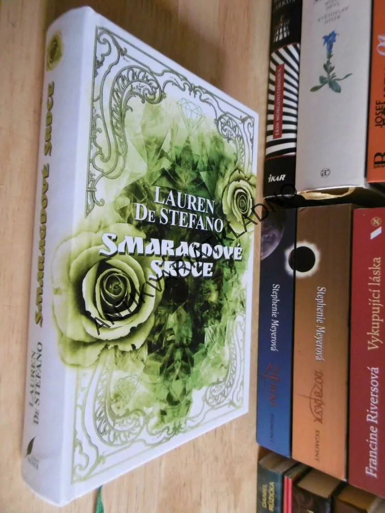 SMARAGDOVÉ SRDCE, LAUREN DE STEFANO, **an
