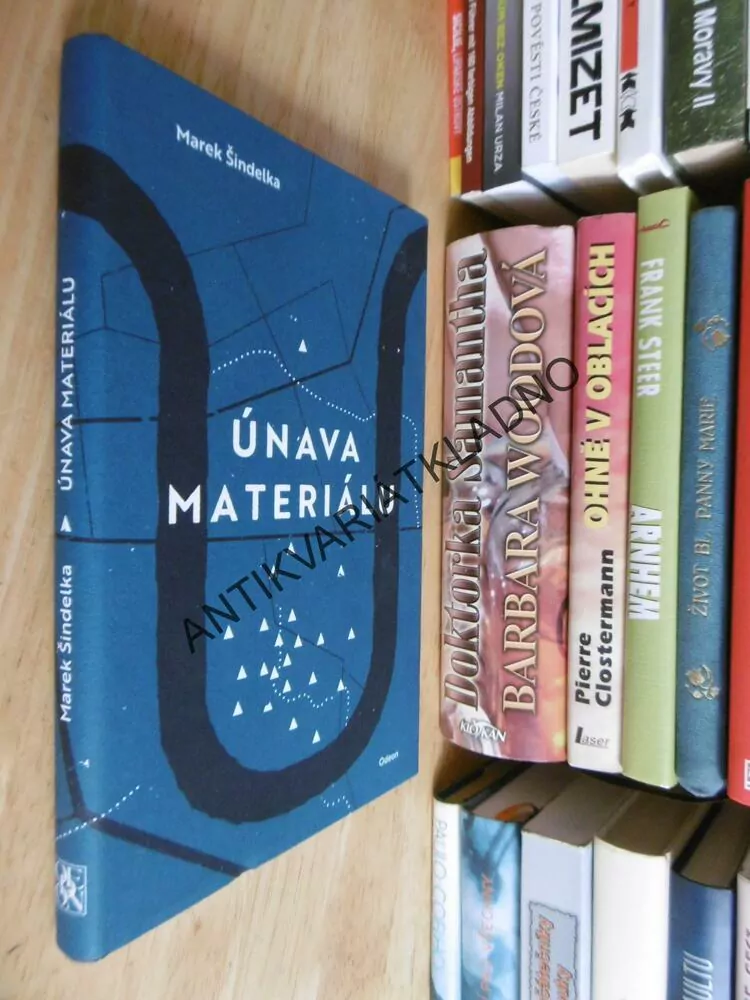 ÚNAVA MATERIÁLU, MAREK ŠINDELKA, **an