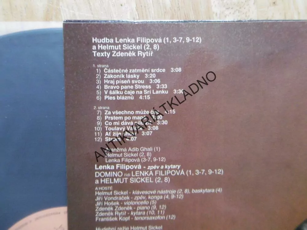 LENKA FILIPOVÁ. ČÁSTEČNÉ ZATMĚNÍ SRDCE