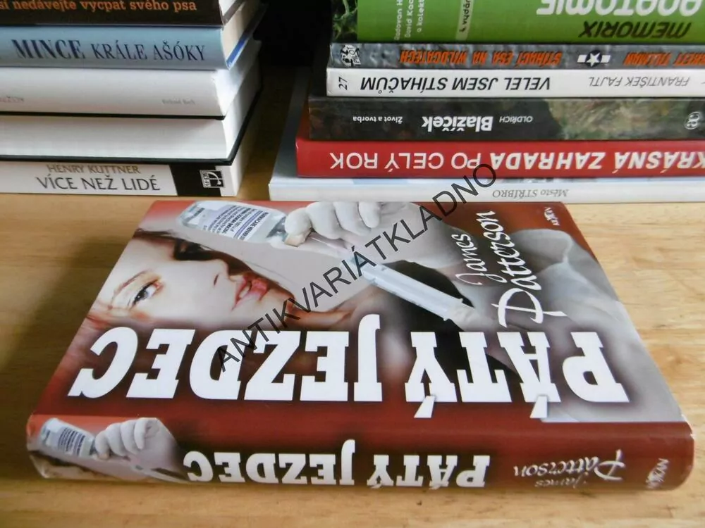 PÁTÝ JEZDEC, JAMES PATTERSON, **an
