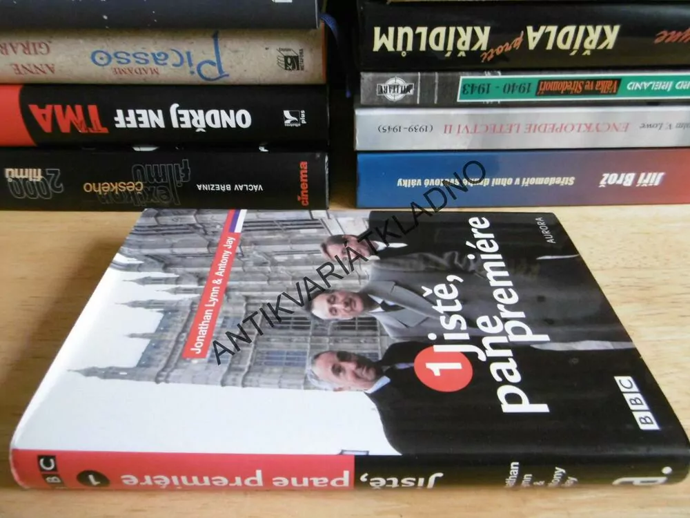 JISTĚ, PANE PREMIÉRE, 1, LYNN, JAY, SERIÁL BBC