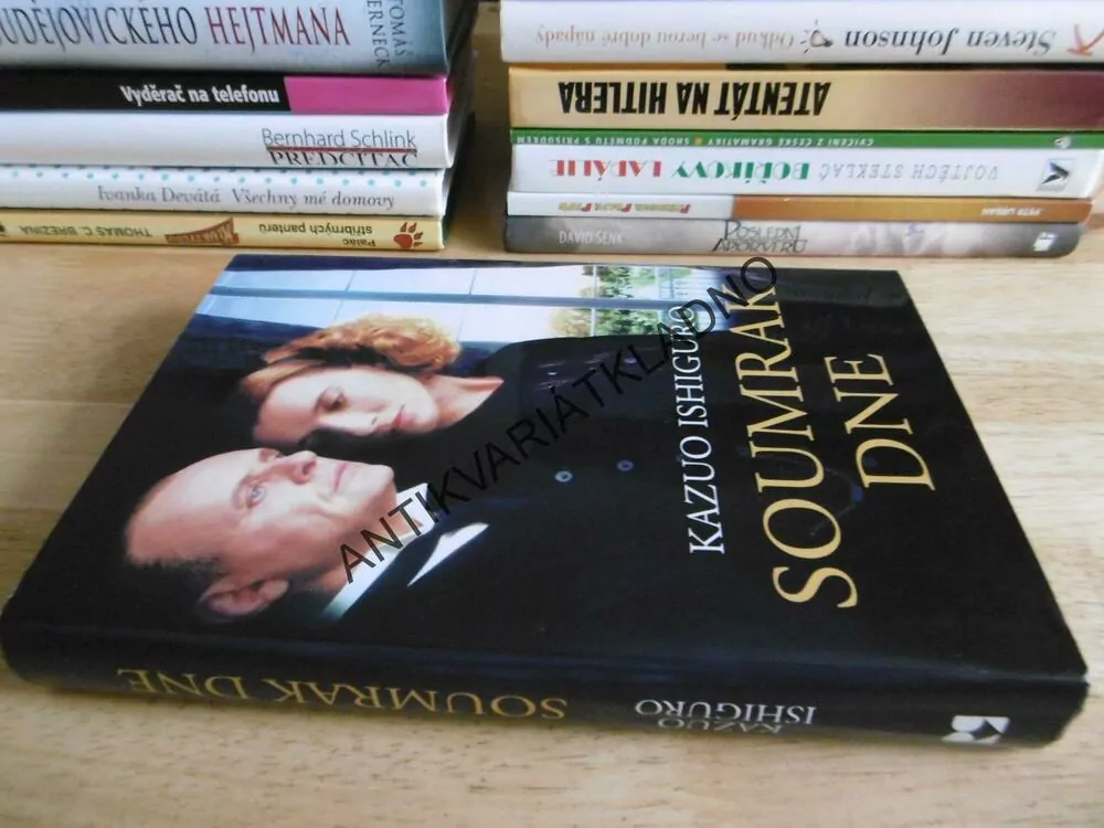 SOUMRAK DNE, KAZUO ISHIGURO, **an