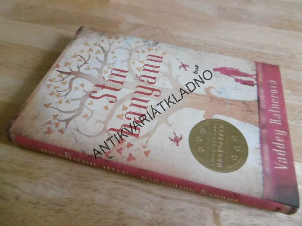 STÍN BANYÁNU, VADDEY RATNEROVÁ, **an