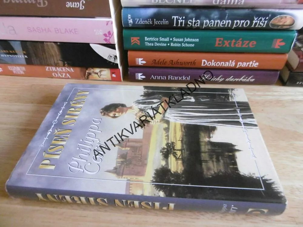 PÍSEŇ SIRÉNY, PHILIPPA CARR, **an