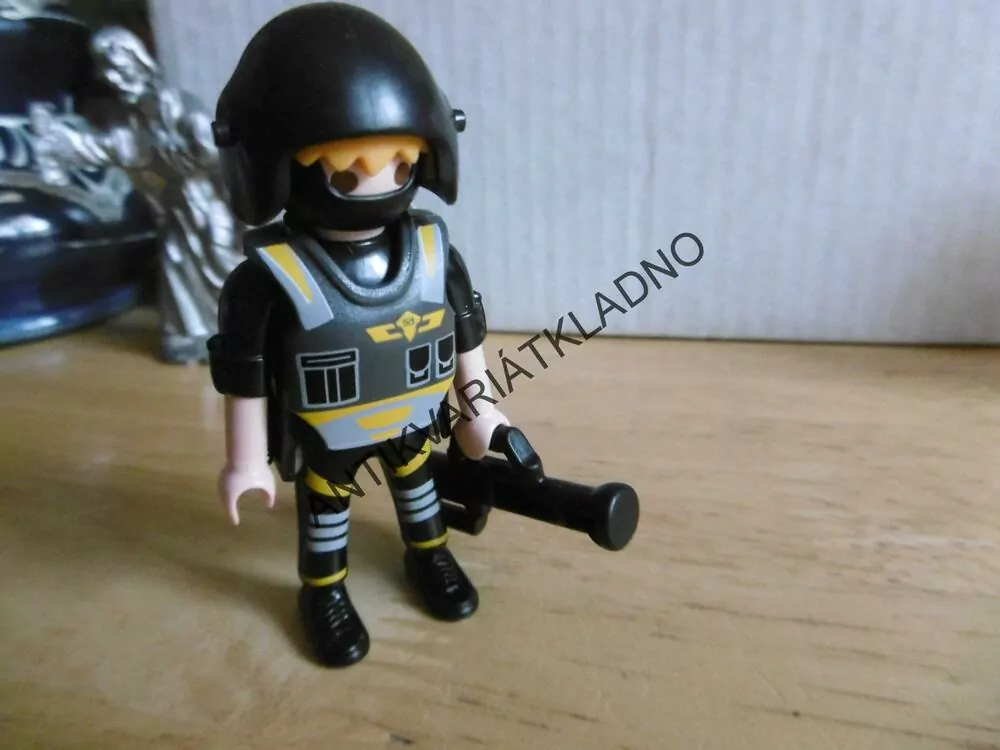 FIGURKA IGRA OBRNĚNEC, VOJÁK, POLICISTA, 