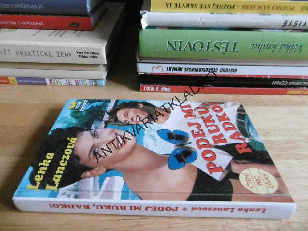 PODEJ MI RUKU, RADKO!, LENKA LANCZOVÁ, **an